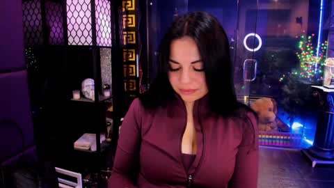 Snapshot of alma_pearl chatting on 09.18.25 Alma online show from 09.18.25