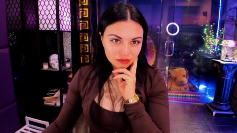 Snapshot of alma_pearl chatting on 09.25.25 Alma online show from 09.25.25