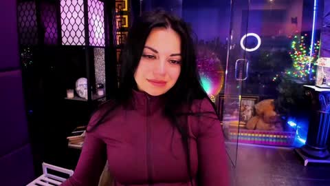 Snapshot of alma_pearl chatting on 10.03.25 Alma online show from 10.03.25