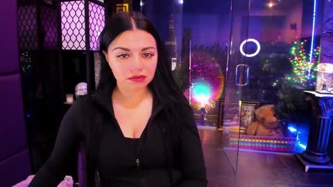 Snapshot of alma_pearl chatting on 10.07.25 Alma online show from 10.07.25