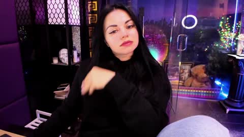 Snapshot of alma_pearl chatting on 10.29.25 Alma online show from 10.29.25