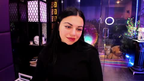 Snapshot of alma_pearl chatting on 10.31.25 Alma online show from 10.31.25