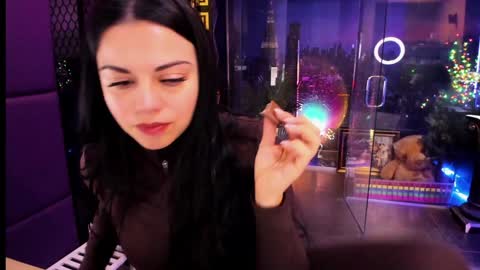 Snapshot of alma_pearl chatting on 11.01.25 Alma online show from 11.01.25