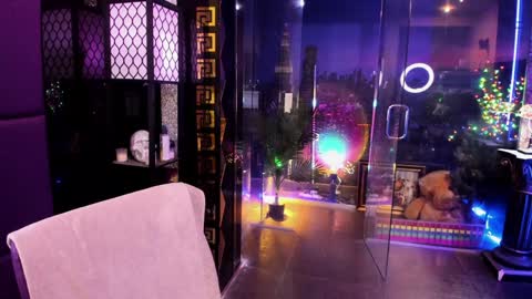 Snapshot of alma_pearl chatting on 11.07.25 Alma online show from 11.07.25