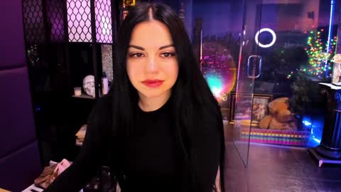 Snapshot of alma_pearl chatting on 11.25.25 Alma online show from 11.25.25