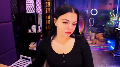 Snapshot of alma_pearl chatting on 11.27.25 Alma online show from 11.27.25