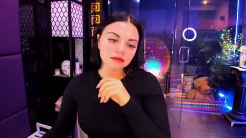 Snapshot of alma_pearl chatting on 11.28.25 Alma online show from 11.28.25