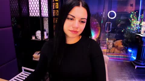 Snapshot of alma_pearl chatting on 12.03.25 Alma online show from 12.03.25