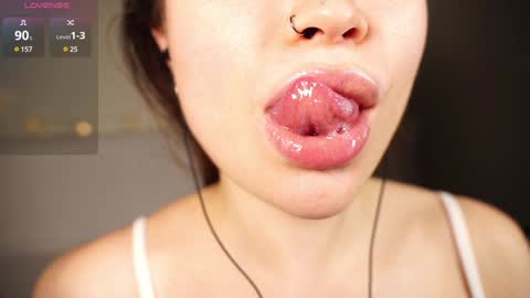 Snapshot of alma_yammy chatting on 12.21.24 Alma online show from 12.21.24