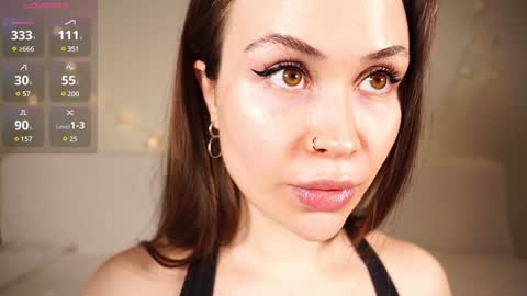 Snapshot of alma_yammy chatting on 12.28.24 Alma online show from 12.28.24