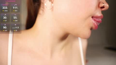 Snapshot of alma_yammy chatting on 12.30.24 Alma online show from 12.30.24