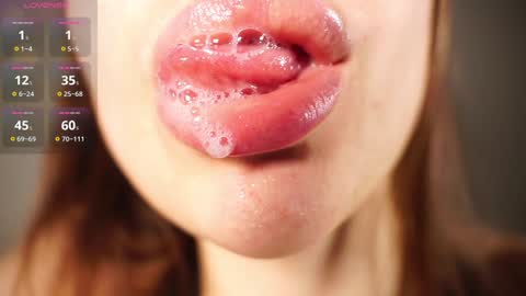 Snapshot of alma_yammy chatting on 01.03.25 Alma online show from 01.03.25