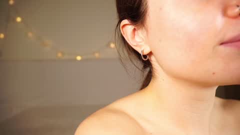 Snapshot of alma_yammy chatting on 01.07.25 Alma online show from 01.07.25