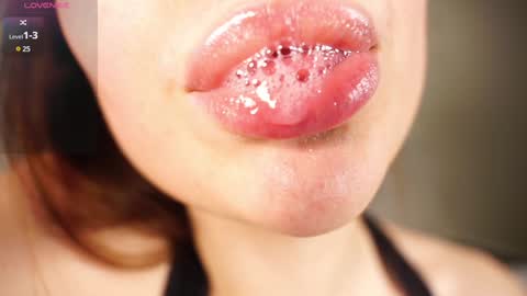 Snapshot of alma_yammy chatting on 01.11.25 Alma online show from 01.11.25