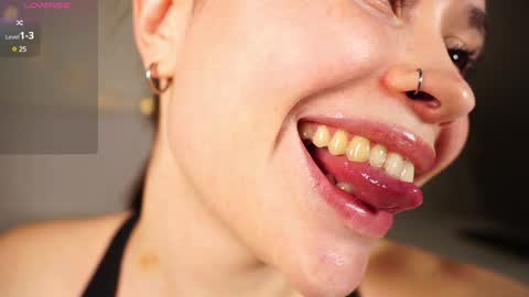 Snapshot of alma_yammy chatting on 01.15.25 Alma online show from 01.15.25