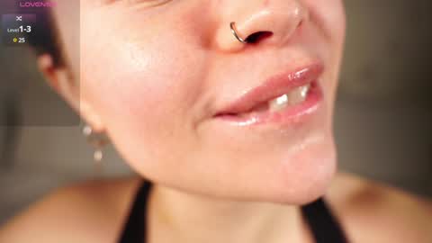 Snapshot of alma_yammy chatting on 01.17.25 Alma online show from 01.17.25