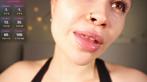 Snapshot of alma_yammy chatting on 02.01.25 Alma online show from 02.01.25