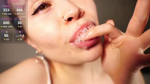 Snapshot of alma_yammy chatting on 02.03.25 Alma online show from 02.03.25