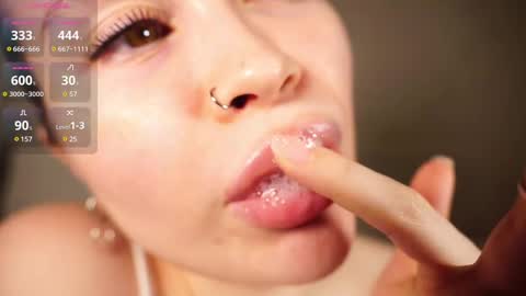 Snapshot of alma_yammy chatting on 02.09.25 Alma online show from 02.09.25