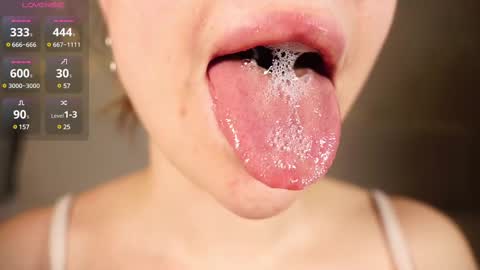 Snapshot of alma_yammy chatting on 02.09.25 Alma online show from 02.09.25