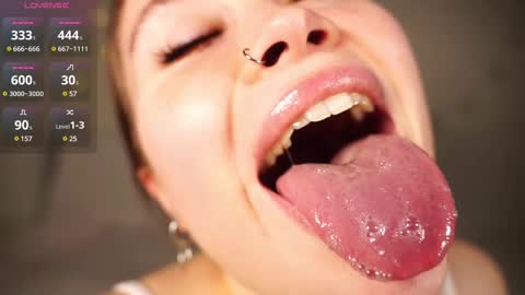 Snapshot of alma_yammy chatting on 02.19.25 Alma online show from 02.19.25