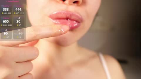 Snapshot of alma_yammy chatting on 02.21.25 Alma online show from 02.21.25