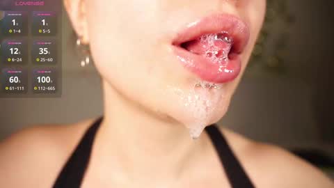 Snapshot of alma_yammy chatting on 03.05.25 Alma online show from 03.05.25