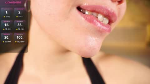 Snapshot of alma_yammy chatting on 09.30.25 Alma online show from 09.30.25