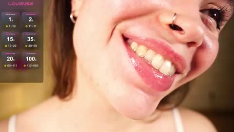 Snapshot of alma_yammy chatting on 11.24.25 Alma online show from 11.24.25