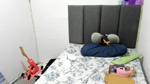 Snapshot of almaa__ chatting on 02.20.25 Alma online show from 02.20.25