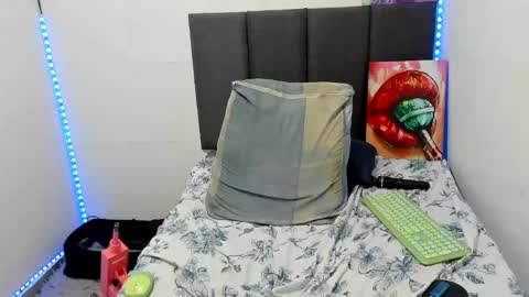 Snapshot of almaa__ chatting on 03.06.25 Alma online show from 03.06.25