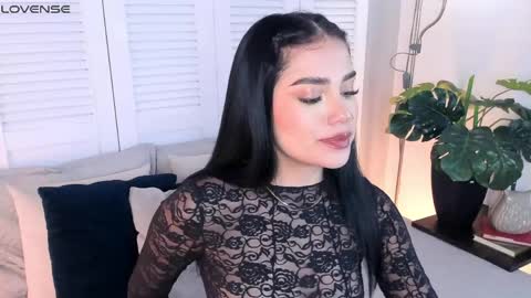 Mia online show from 04.25.26
