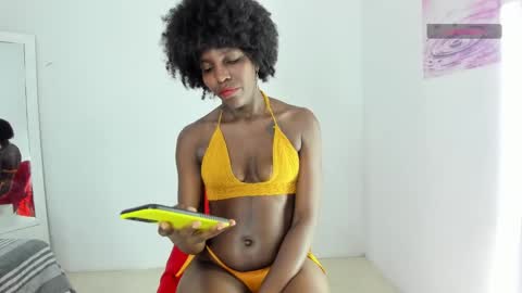 Snapshot of almasaennz chatting on 01.16.25   online show from 01.16.25