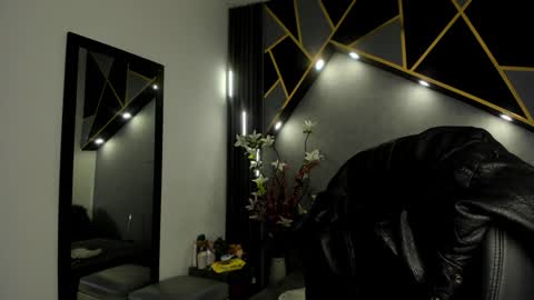 Snapshot of almma_ chatting on 01.16.25 ALMMA online show from 01.16.25