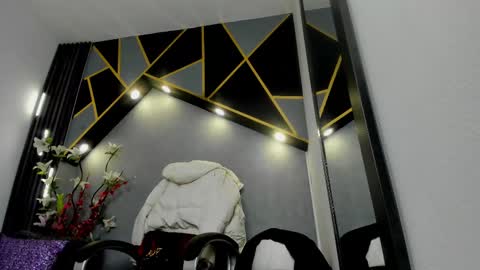 Snapshot of almma_ chatting on 02.11.25 ALMMA online show from 02.11.25