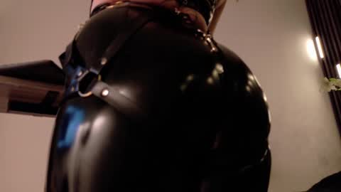 Snapshot of almma_ chatting on 03.01.25 ALMMA online show from 03.01.25