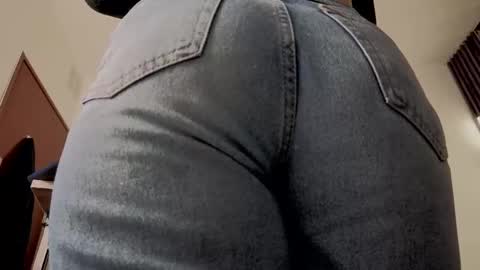 Snapshot of almma_ chatting on 09.11.25 ALMMA online show from 09.11.25