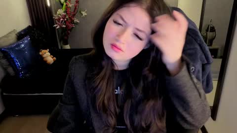 Snapshot of almma_ chatting on 09.22.25 ALMMA online show from 09.22.25