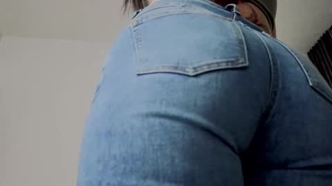 Snapshot of almma_ chatting on 09.25.25 ALMMA online show from 09.25.25