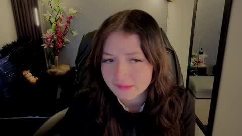 Snapshot of almma_ chatting on 10.02.25 ALMMA online show from 10.02.25