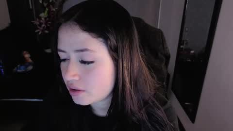 Snapshot of almma_ chatting on 11.06.25 ALMMA online show from 11.06.25