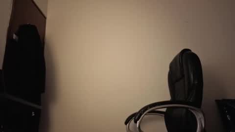 Snapshot of almma_ chatting on 11.12.25 ALMMA online show from 11.12.25