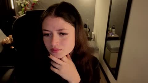 Snapshot of almma_ chatting on 11.19.25 ALMMA online show from 11.19.25