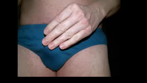 Snapshot of almost__home chatting on 03.12.25 almost__home online show from 03.12.25