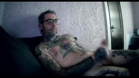 Snapshot of aloewish chatting on 11.18.25 Aloe online show from 11.18.25