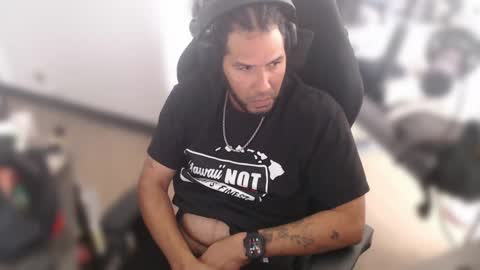 Snapshot of aloha_king chatting on 02.06.25 simplyfaded online show from 02.06.25