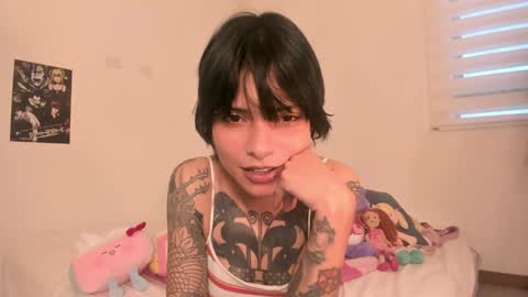 Snapshot of alone_together_ chatting on 12.05.24 luca or garu D online show from 12.05.24