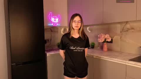Snapshot of aloreanna chatting on 05.18.26 Alorenna online show from 05.18.26