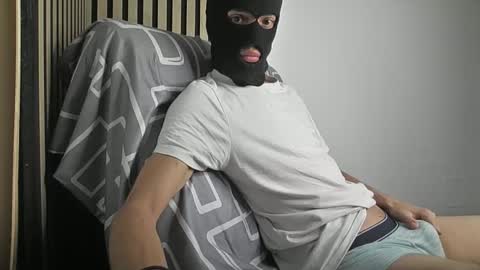 Snapshot of alphafindomhot chatting on 11.20.25 alphafindomhot online show from 11.20.25