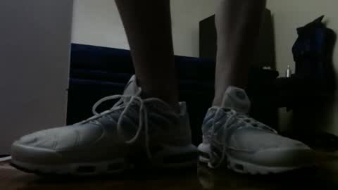 Snapshot of alphaswitchard chatting on 12.20.25 ur god online show from 12.20.25